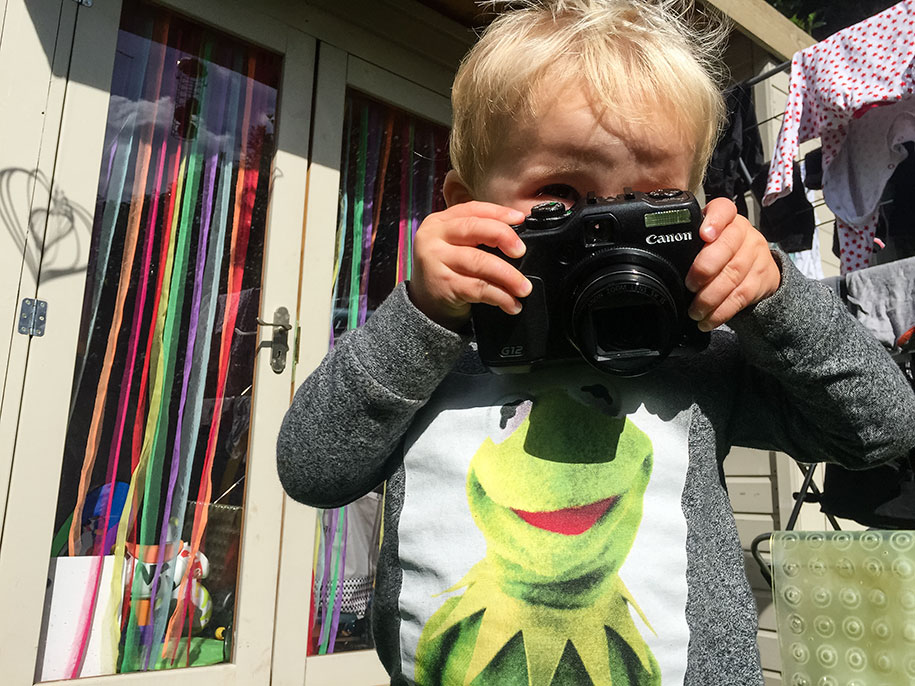 Child Takes His Father’s Camera And Shows His Point Of View